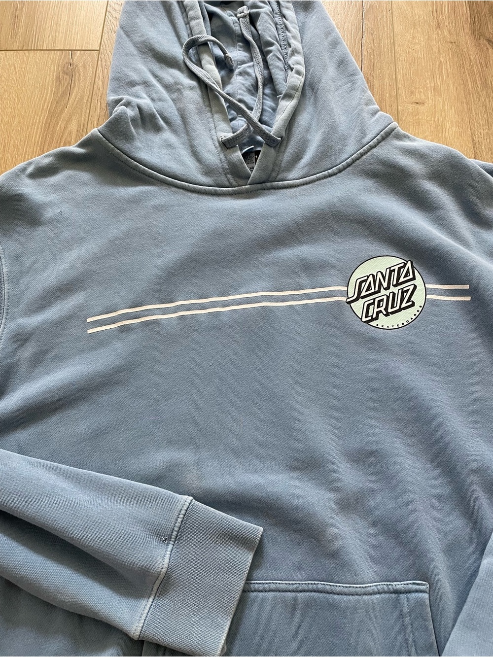 Santa Cruz skateboards hoodie dot streetwear independent trading company L - Picture 2 of 5